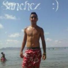 Un chico como otro alegre, divertido, gracioso y un poco loco jajajaja Os Quiero:)