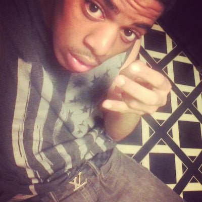 AYOO FMOIG @_louieboi