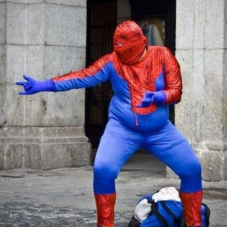 apesar de ser um herói eu sou louco e tweto muito. siga-me e te levo pro céu @chavecu