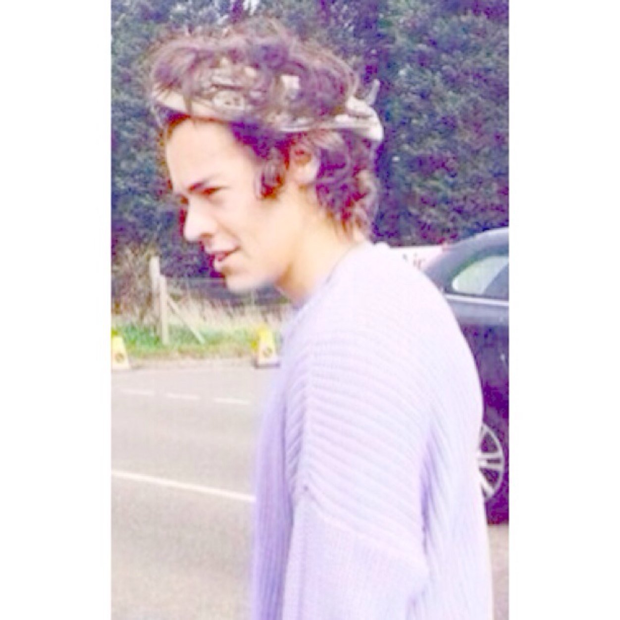 Please please please follow @skybluestyless it would mean so much xx