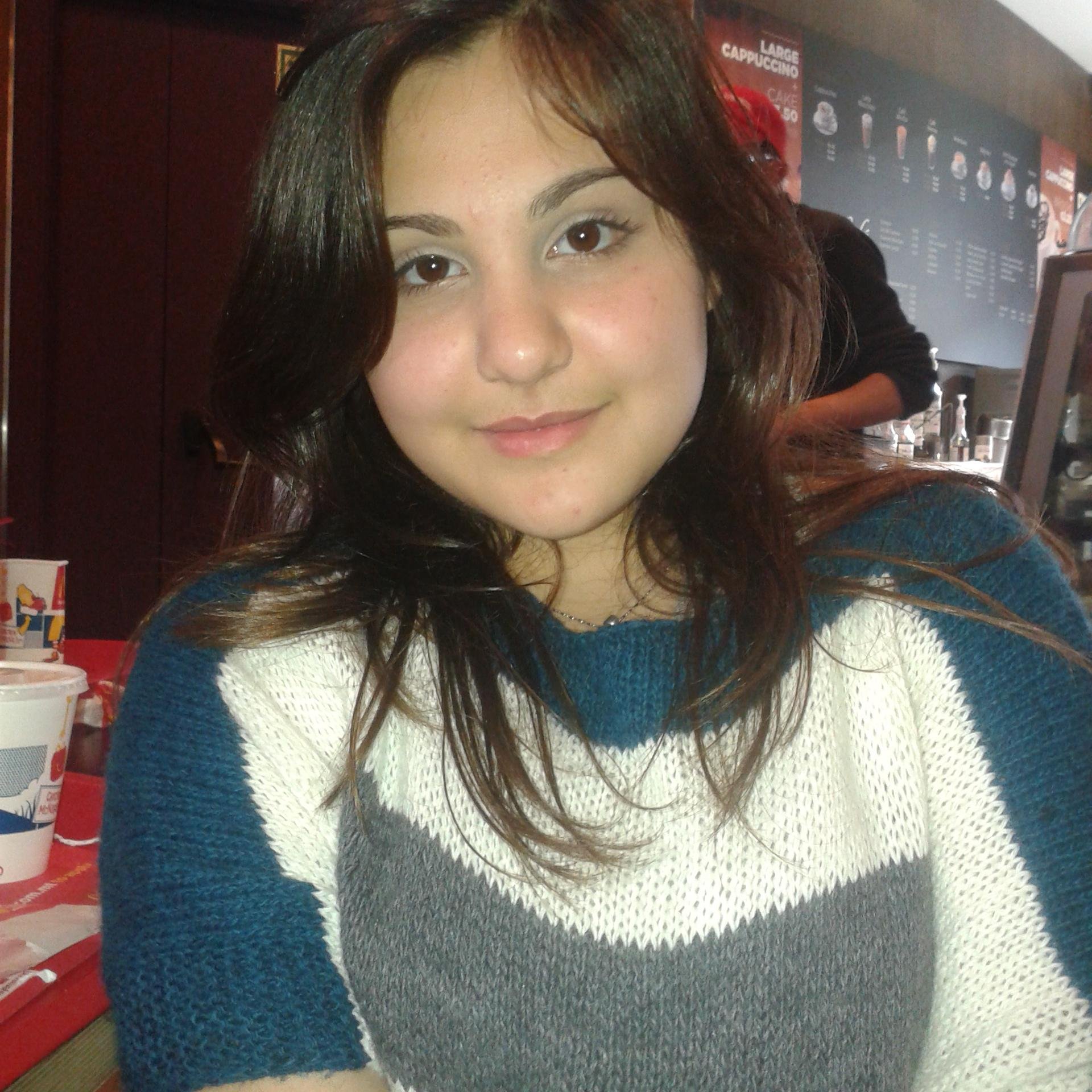 So I'm a teenager who have the great friends ever. I'm a big fan of 1D.., Demi Lovato and Eminem :) Stay Cool xxxx