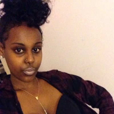 CallHerHelen_'s profile picture. 