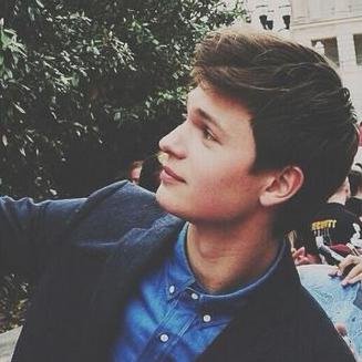♥ CARRIE / / DIVERGENT / / TFIOS ♥ 
I love Ansel, he is my life and my smile. 
My dream is that Ansel follow me ☺
