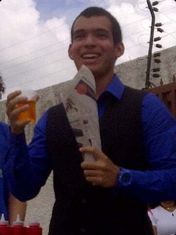 Elpedrolrs's profile picture. Estudiante de ingeneria en la UC  en mi tiempo libre hago BMX☺ me gusta la magia, salir y conocer gente sigueme en instagram pedrorosales01 :)