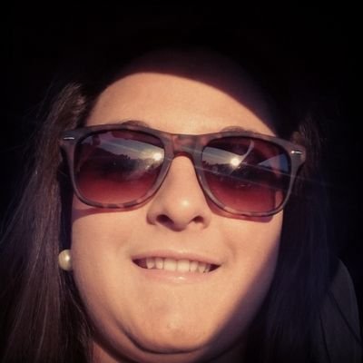 Cientos de sentimientos ocultos bajo una sonrisa!#