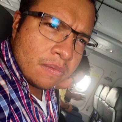 Abogadazo... me apasiona mi profesión y sobretodo el Derecho Internacional Privado y Fiscal; Yo diría, que tengo muchas virtudes y uno que otro defecto, jaja...