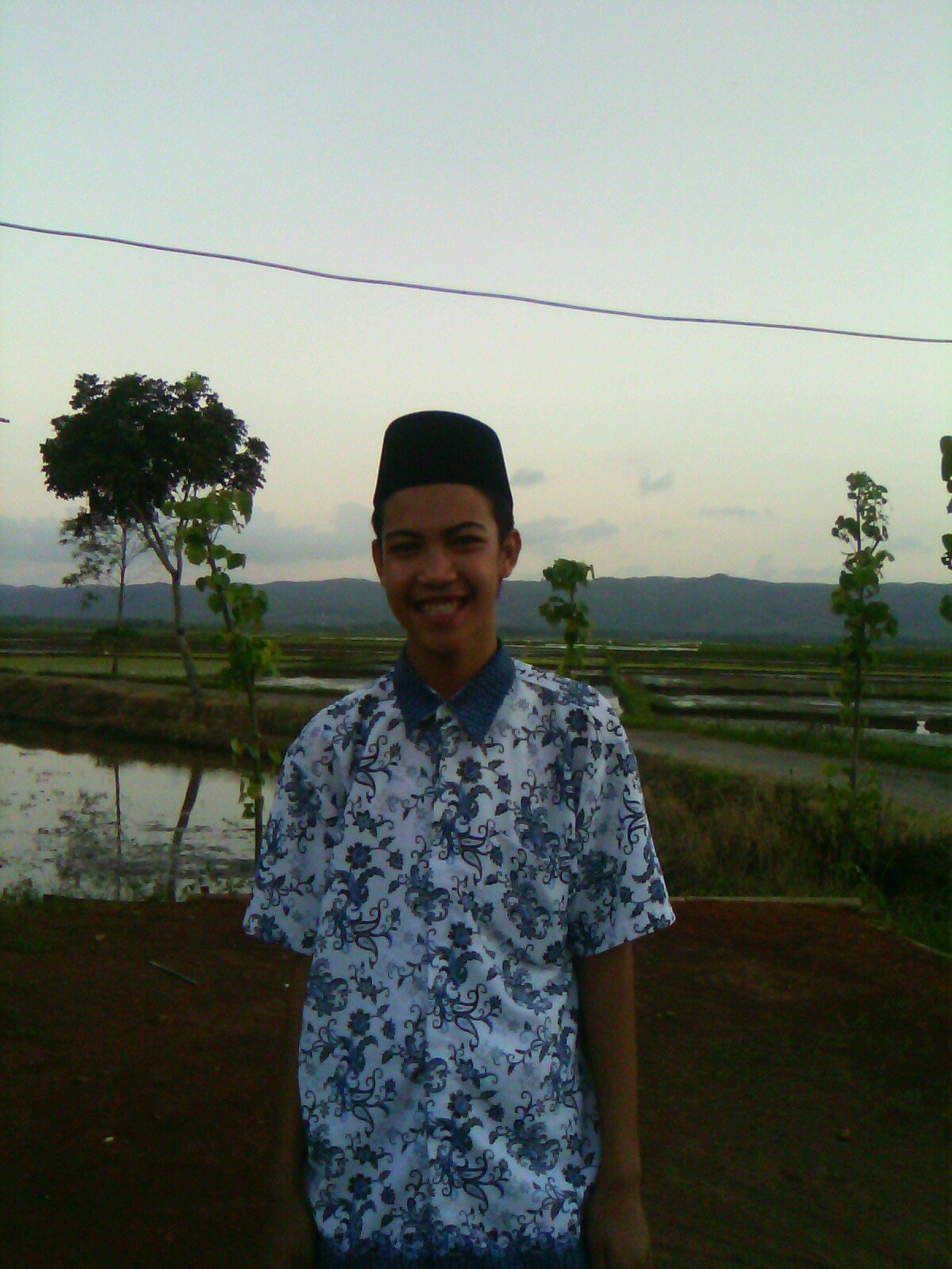alwihanifan's profile picture. 'azzaniyAlloh wa iyyakum :)