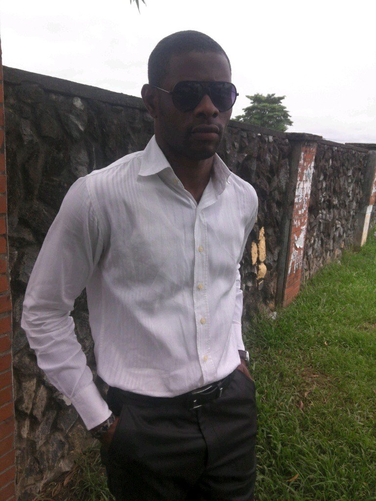 Cool,quiet handsome,brillant ad wise by d grace of God,Tweets very educative,funny ad admiring.Be my twitter