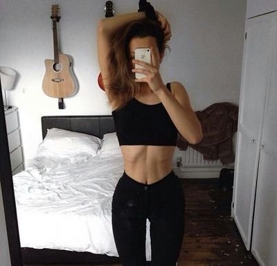 Mido 1.58. Peso 63kg. Mi meta pesar 42kg. M1:55 M2:45  MF:42. Soy una puta obesa,nadie me quiere.Me odio con todas mis fuerzas. ¿Un deseo?Morir.