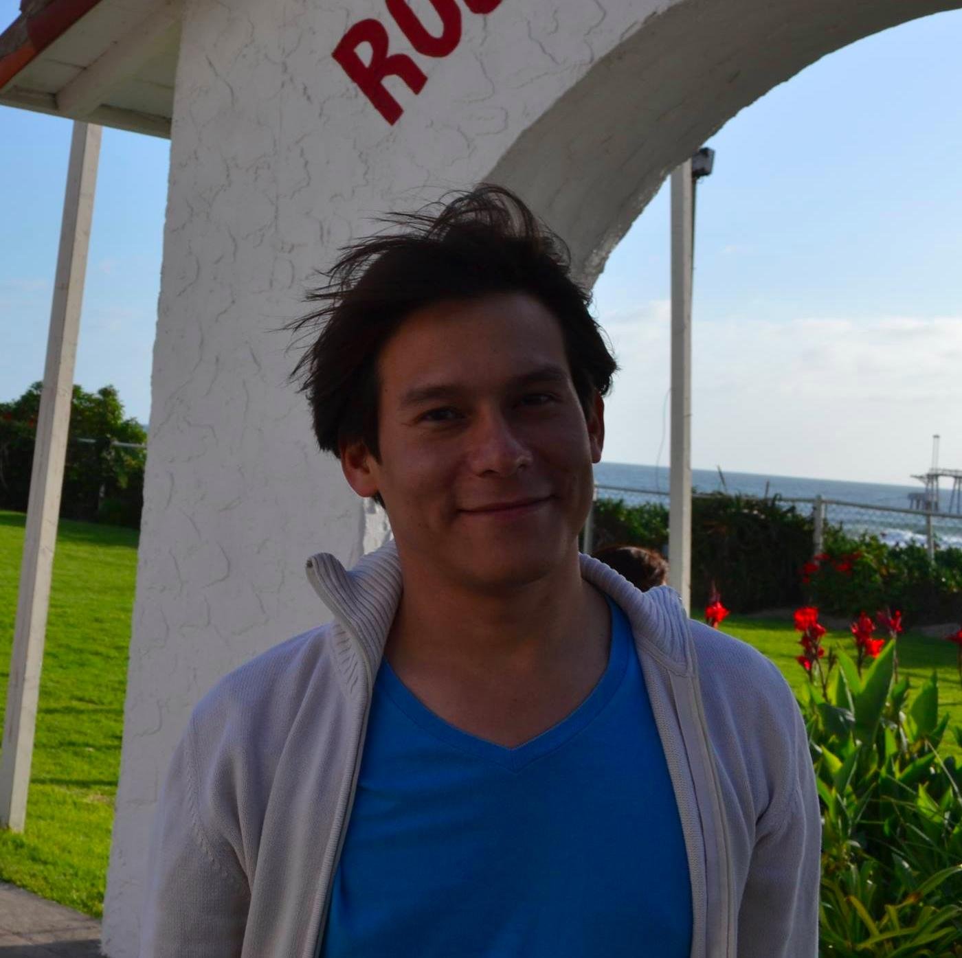 Colombiano explorando Mexico, adicto a los aeropuertos y viajes.