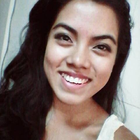 Soy peque y canelita, divertida, burlona (un poquito),hago estupideces cuando estoy aburrida bla bla. Te invito a entrar a mi mundo talla S jeje.Follow con fe!