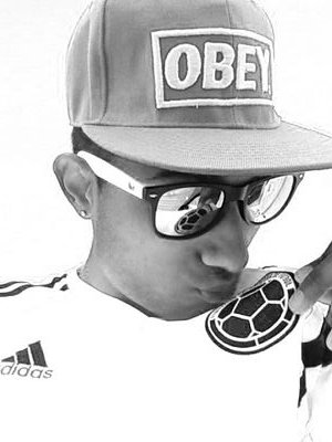 Estar solo no es tan malo ,lo malo es estar cn alguien q t haga sentir solo... Real Madrid=mi vida