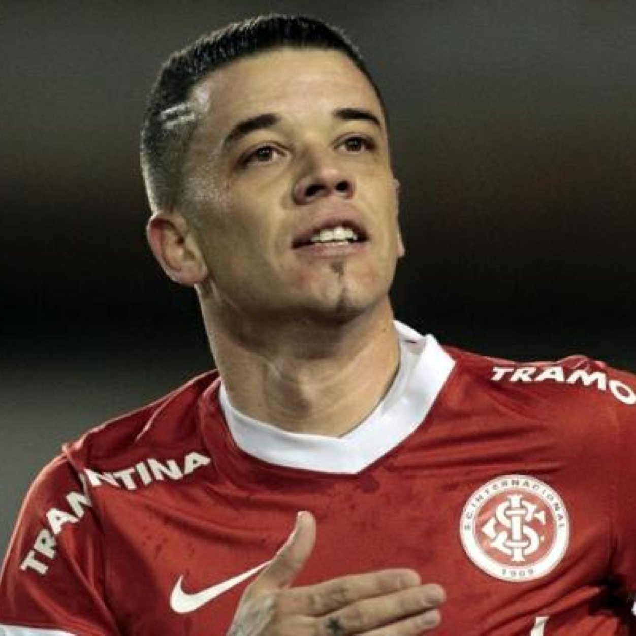 Fã Clube do jogador Andrés D'alessandro. Jogador do Sport Club Internacional. Nascido em Buenos Aires, Argentina.
33 anos.