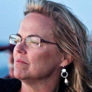 I am a writer, collector, repurposer, designer, dreamer & animal lover