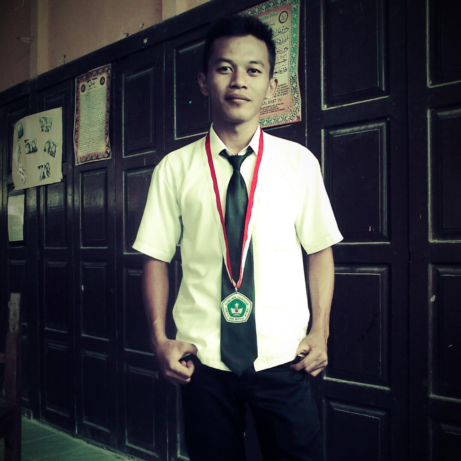 Hamni_AzmaL's profile picture. ●๋k∂mů foℓℓow ,s∂ya foℓℓback •๋
☆∂ku тaů ,mungkin ªķΰ bukaπ salªh satu yg terb∂ιk diαntara
mreka. Nmun ku tau, ªķΰ punya cara sendiri utk membuatmu bahagia●๋