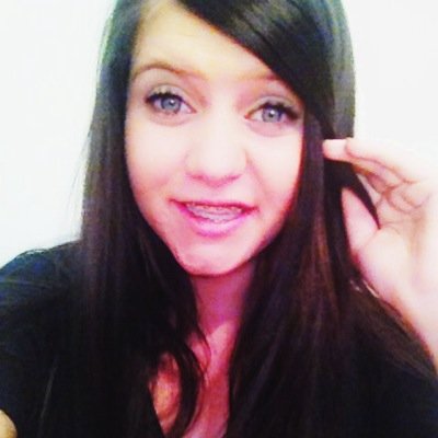 hello thuuur(: Music•18•senior•cosmetology