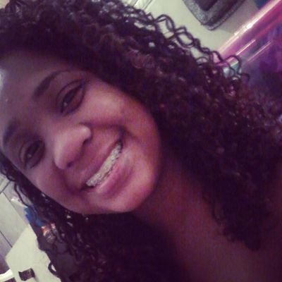 Ame tudo que tem , antes que a vida lhe ensine a amar o que você tinha.