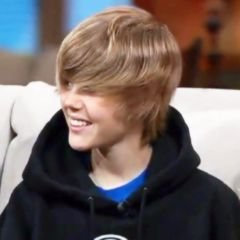 [mom's voice] ô filha da puta eu não pago essa caralha de internet pra tu ficar o dia inteiro nessa porra vendo justin bieber, vai tirar leite da vaca vagabunda
