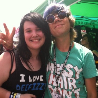 Had 1/1 DeeFizzy follow 10/18/13 :) Stay positive :) I love YouTube, bands, and band merch. Every flower is different. Every petal has its own meaning.