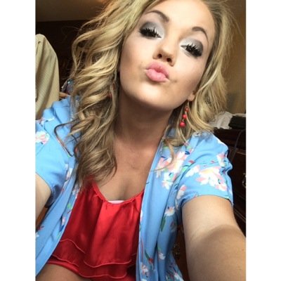 Just an Anaphylactic, Freckled, Southerner, Washed in The Blood of Jesus Christ❤️