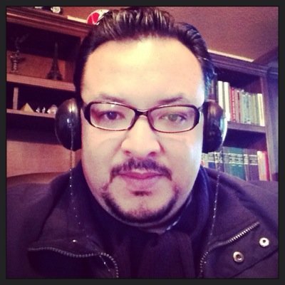 Abogado litigante de profesión, Académico de corazón y Político por convicción.