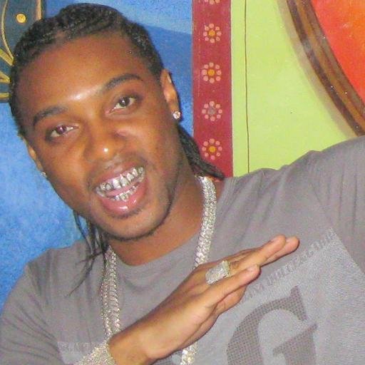 #teamfollowback @kingdroyalty1