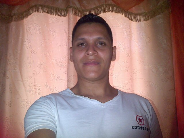 Tod@s con sus novi@s yo ? Pues yo solo veo como se montan cacho...
