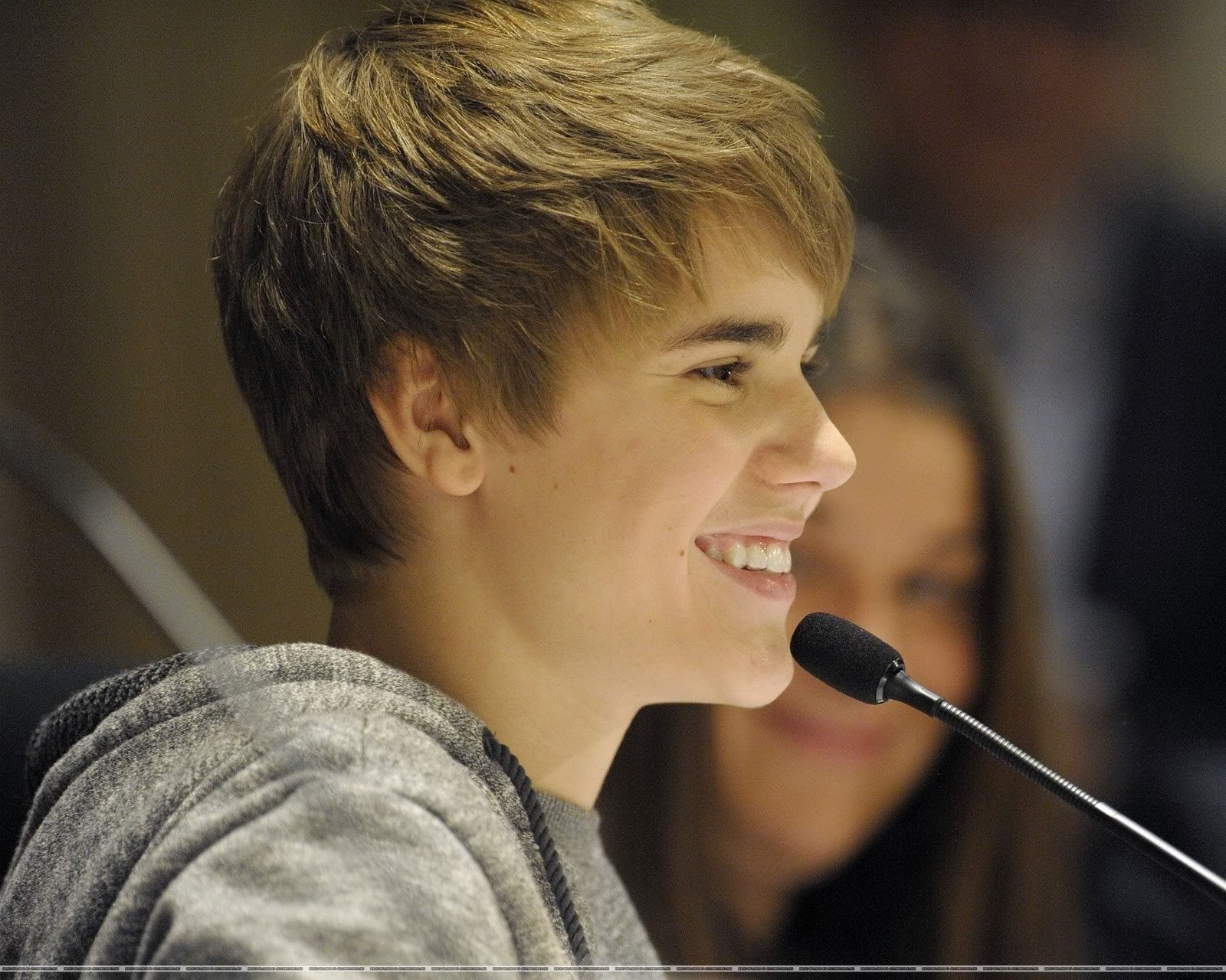 Twitter creado solo para votar en #MTVHottest Justin Bieber || Cada RT cuenta como voto :)