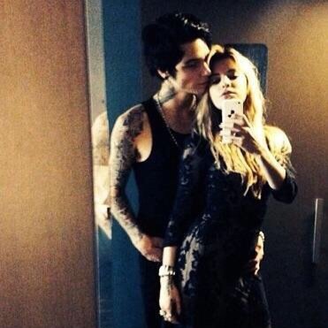 AutomaticJSimms's profile picture. Singer and guitarist for Automatic Loveletter and runner up for season 2 on The Voice. Married to my one and only who gave me a perfect son @singingBiersack ❤️