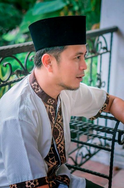 Lahir di Tebo,masa kecil di Bungo,masa remaja di Jambi, periuk nasi di Sabak.
