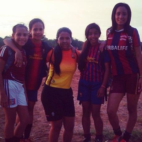 Me en canta el el futbol 3 amo a mi goda osea mi madre bella3
