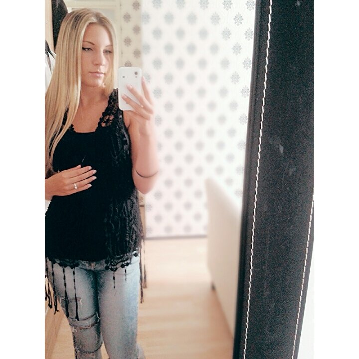 im playing the game with the J's and i love it ♡