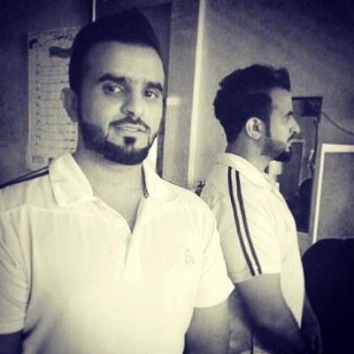 ali702010's profile picture. عِندَمَا أكوُنُ بِقربُكِ سَـ أحتَارْ هَل امسِكُ كَفُكِ أمْ أحكيّ لَكِ أمْ أسمَعُكِ أمْ أستلِذُ باِلنَظَرِ إليْكِ❤️ https://t.co/B9wh2pibmF