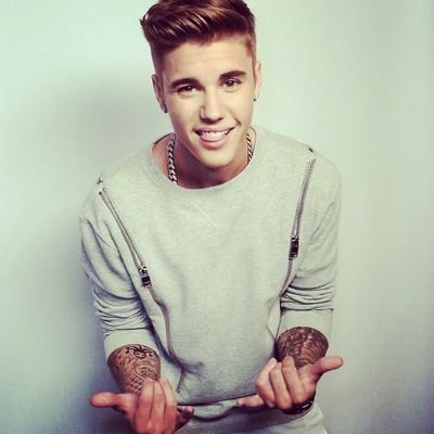 #Belieber #Selenator Жена Бибера, левая нога Деми, зуб мудрости Селены  @john followed me:))) 04.07.2014