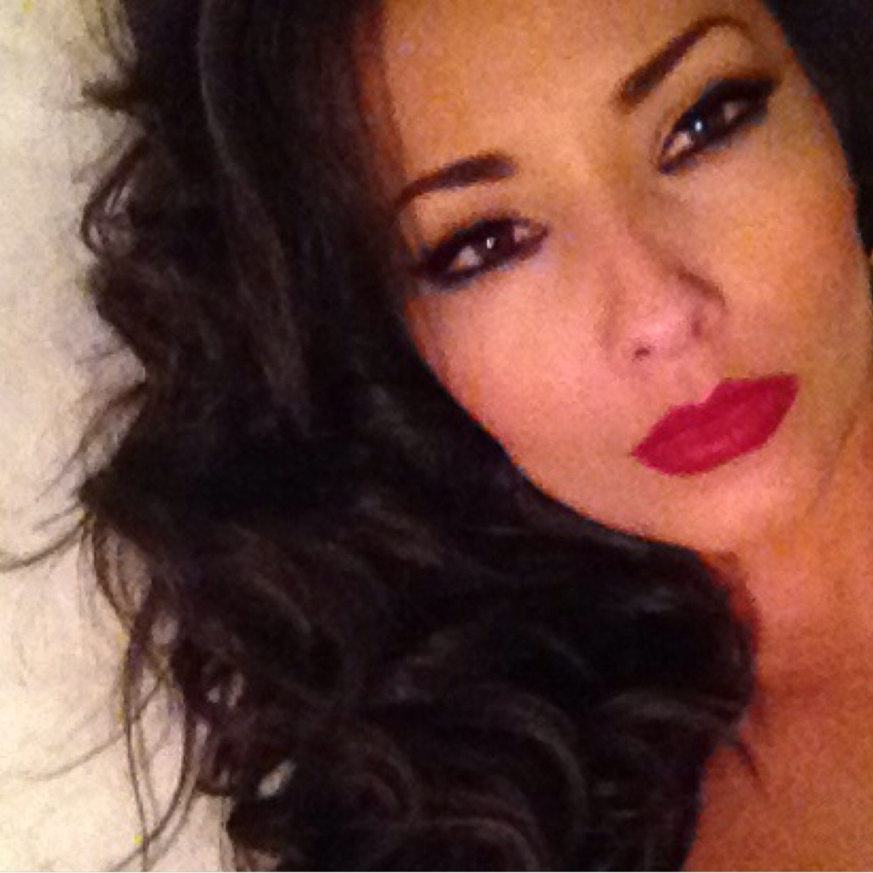 XoxoCwarm's profile picture. That's what! -She