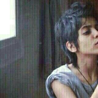 طالبهه في المرحلهه المتوسطهه
اعشق التصوير (شققرديهه)