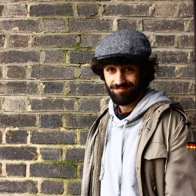 Creativo Publicitario | Constructor de conceptos con palabras y de palabras con conceptos. Campaña a campaña, partido a partido.