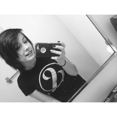 Cheerleader for Ohio twisters, kiss my sass:* full time perfectionist part time retard.