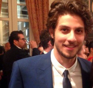 '' Todo mundo tem um ponto fraco,você é o meu, por que não?'' @chayleao