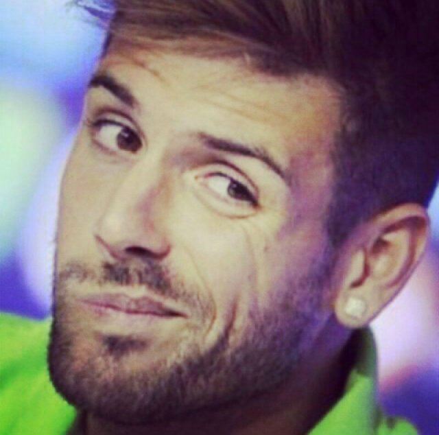 جميل أن يوجد في حياتك من يحب أشياء فقط لأنكك تحبها ♥:)'