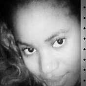 follow moi @MmeDiakite je follow black et retweete je te follow