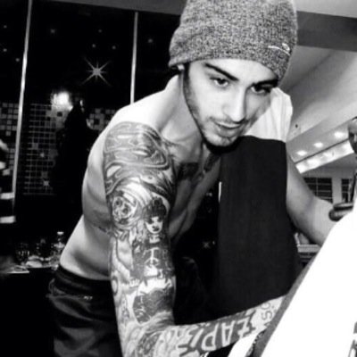 hey there beautiful I gave u a free follow and it would mean a lot if u could follow @smokeszarry in return (ask for a fb if u like) ilysm