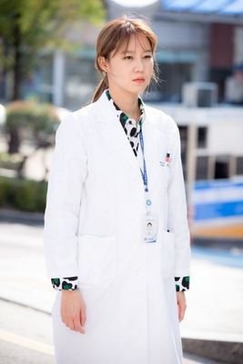SBS수,목드라마 [괜찮아,사랑이야Parody Account]/대학병원 펠로우1년차 정신과의사/서른초반/싱크상:반존말/성격:쿨하고 시크함/원조O,중복X/대사 관글
