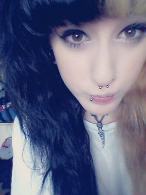 Enjoy things such as a wide range of music, my faviroute band is A Day To Remember, I love pizza and sex. Play guitar, video games and drink coffee.