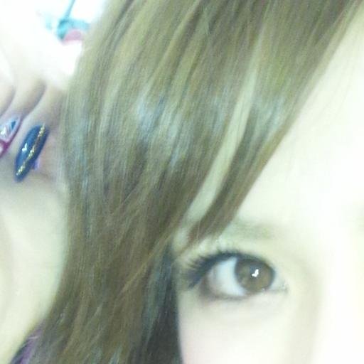 20代です♪普段、出会いがなくて寂しいです(´・ω・｀)
気軽に絡んでくださいね(*´∀｀*)