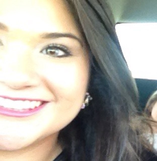 MaribelE_83's profile picture. 