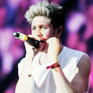 Im short, im thin, im ugly, but i can love you forever, do you love me? Little but so much for my happy ending