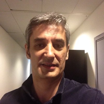 Directeur Éditorial