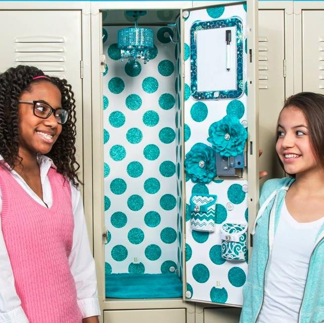 Tover je schoolkluisje om tot het leukste kamertje van school met de meest trendy accessoires van Pimp Je Kluisje!