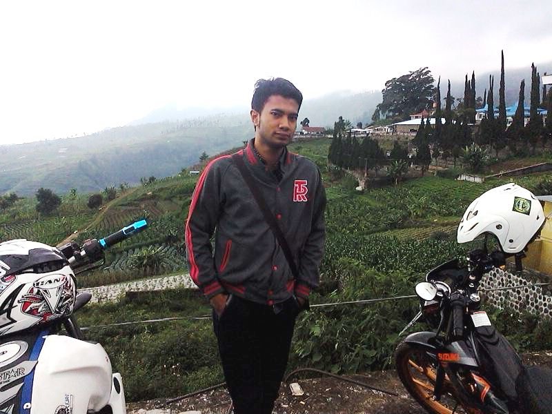 I belong to Jesus | A big fans of Milanisti Indonesia sezione Solo #ForzaMilan | Life is simple. You make a choice, don't look back | Christian
